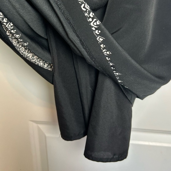 Vince Camuto Black and White Lined Sheath Mini Dress, Size 8 - Picture 10 of 10